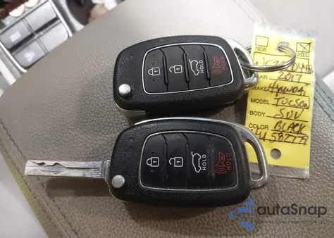 2017 Hyundai Tucson Se z USA, uszkodzony, nr VIN KM8J33A46HU582779